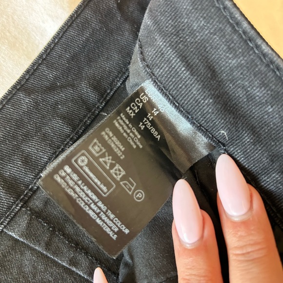 HM Jean Skirt - Picture 2 of 3